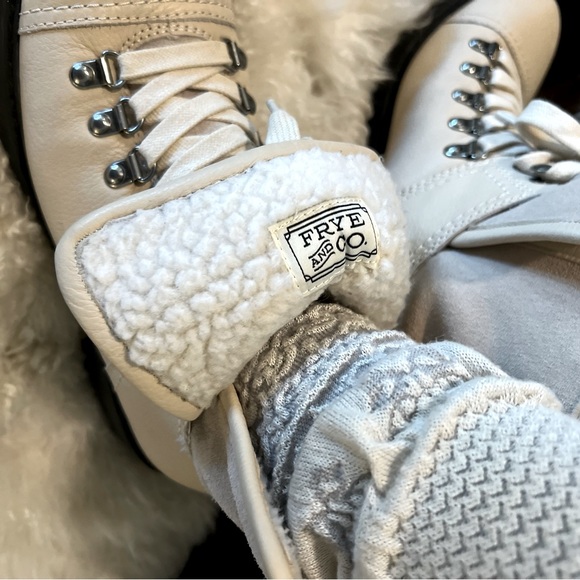 Great warm winter boot. FRYE & CO "Anise" boot in ivory. Size 8.5 Never worn. - Picture 7 of 12